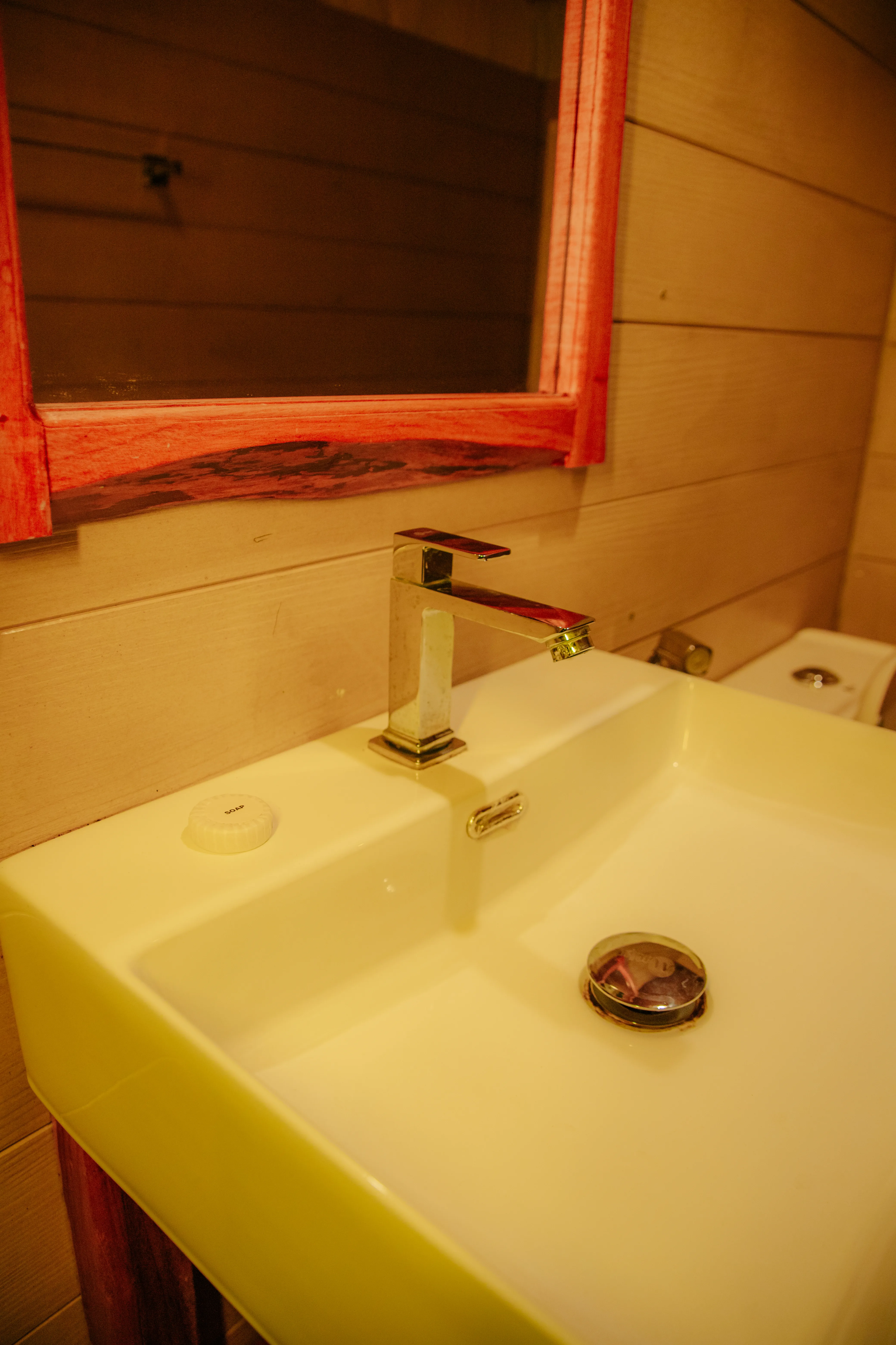 complimentary-bathroom-amenities-windy-hills