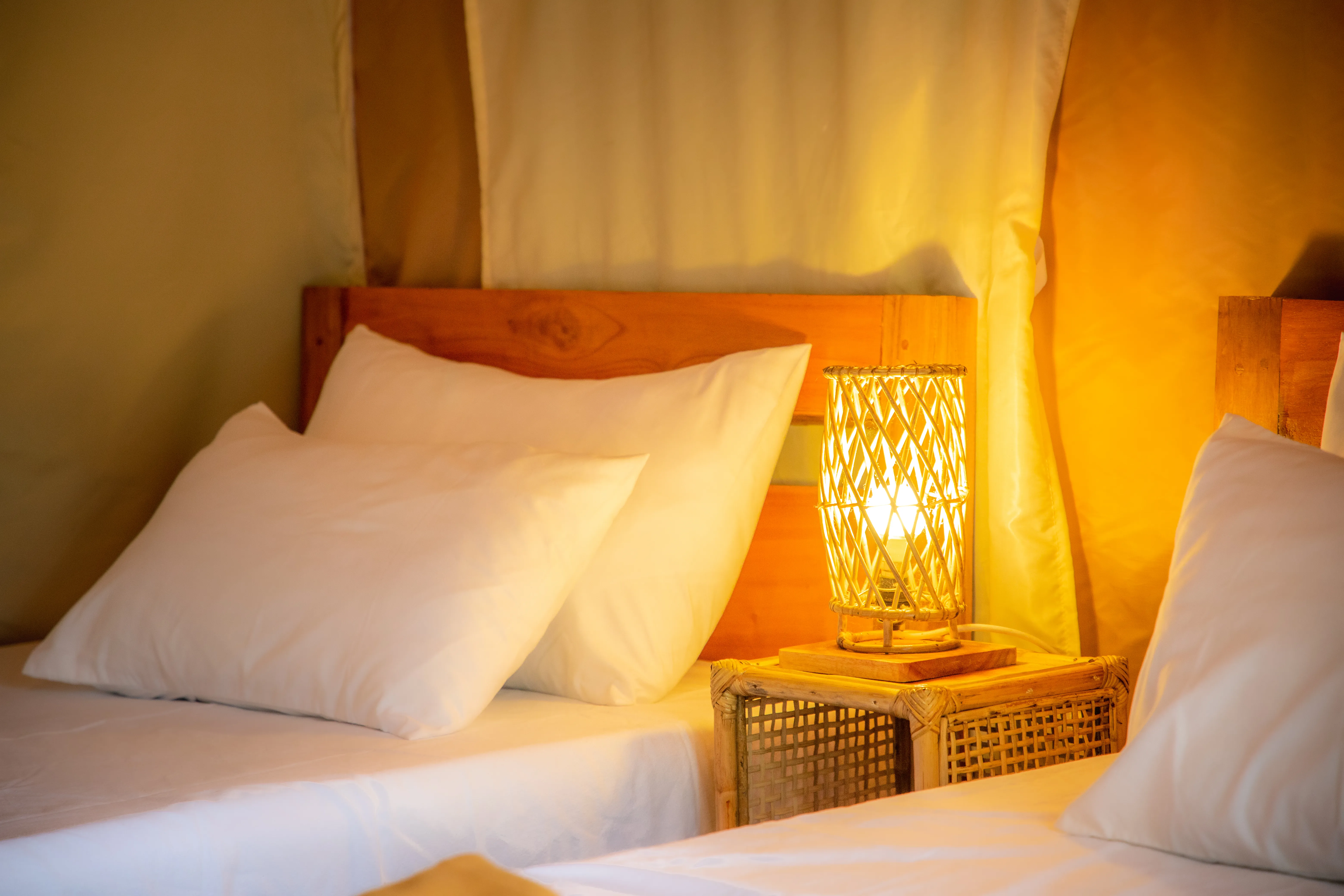 glamping-tent-bedside-lamp-cozy
