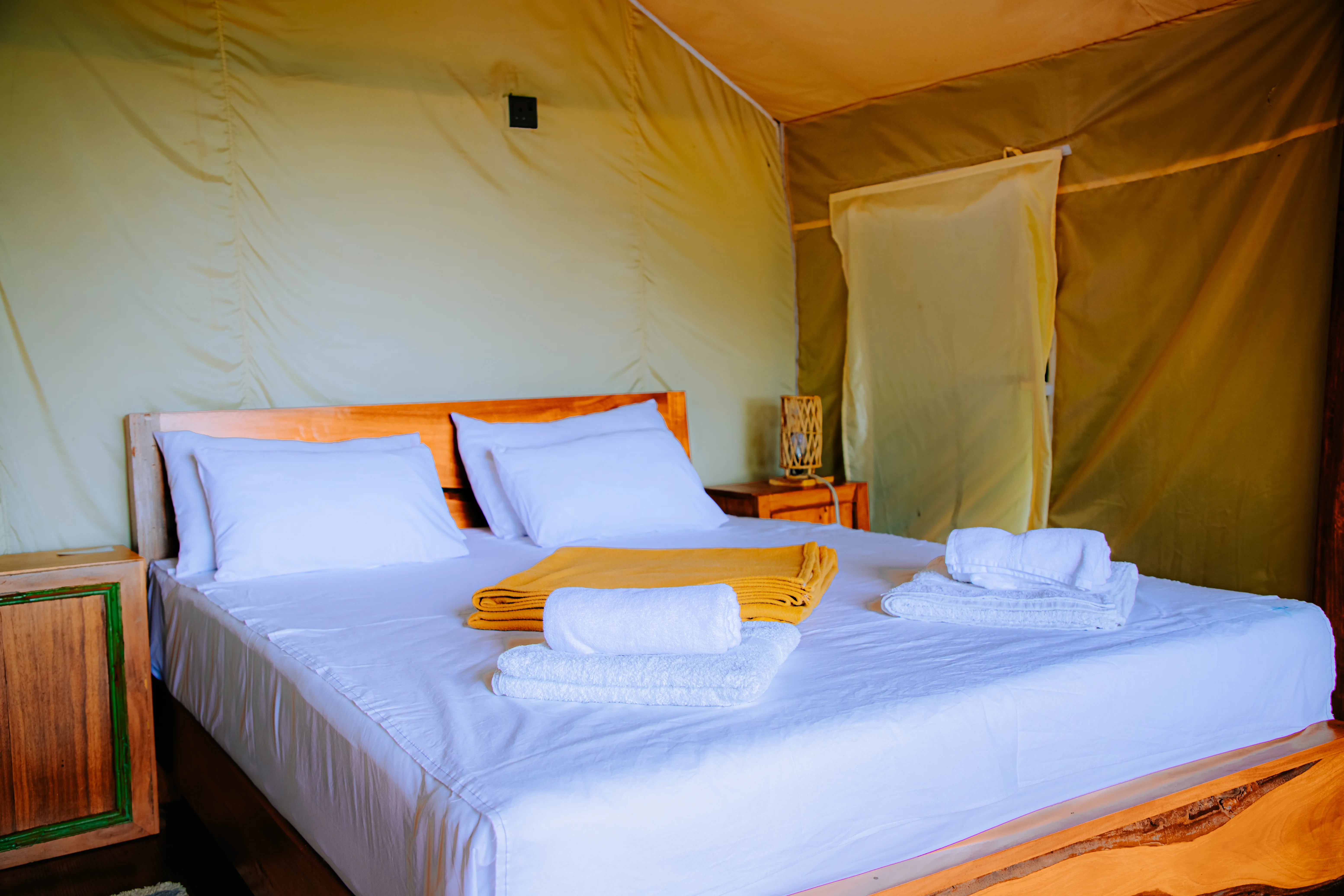 glamping-tent-cozy-bed-setup