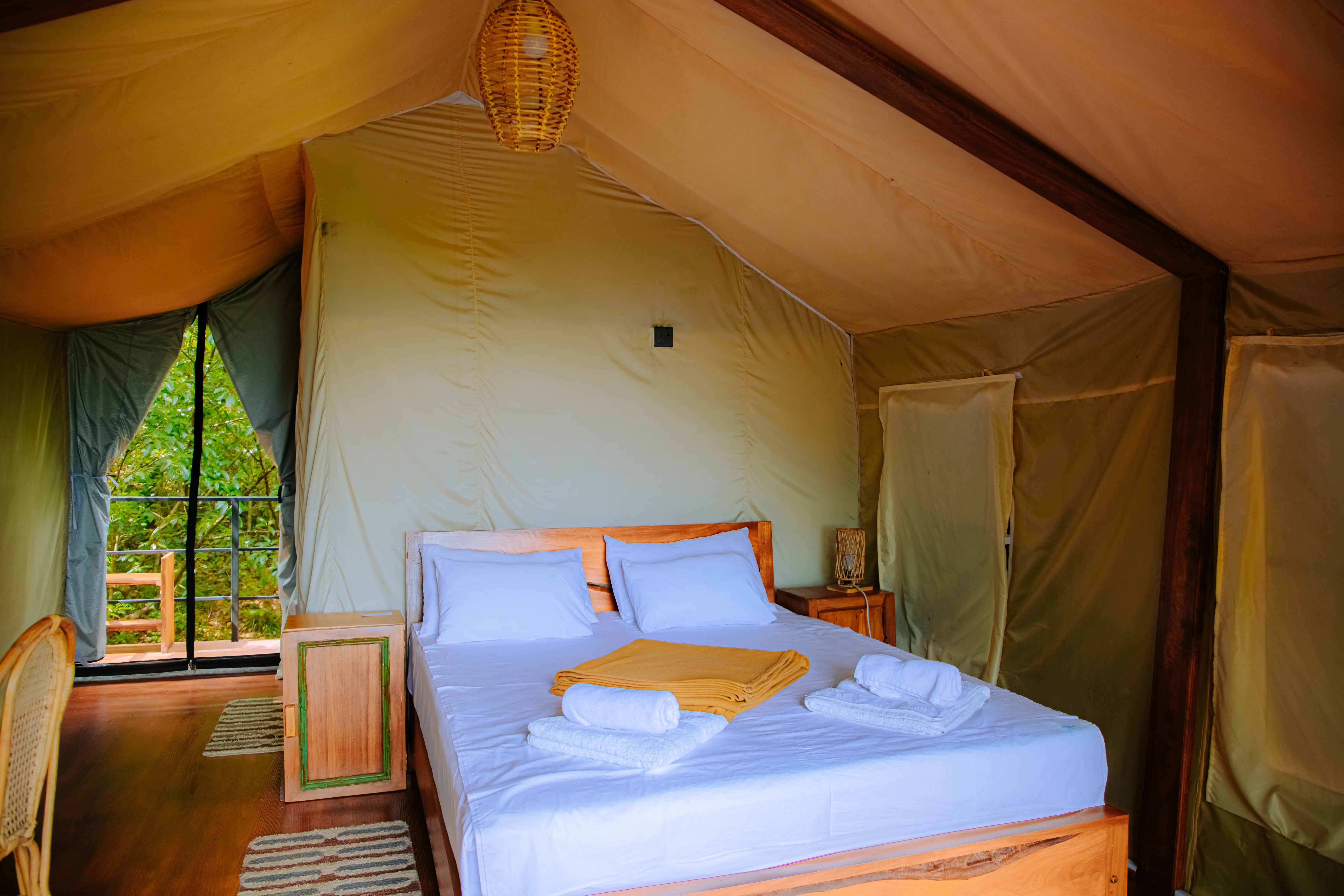 glamping-tent-master-bedroom