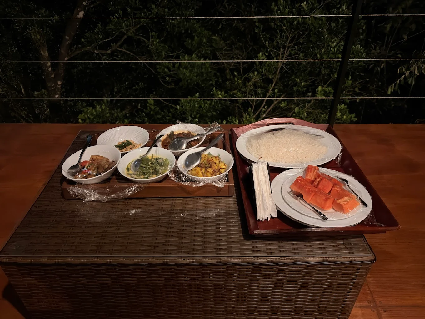 sri-lankan-dinner-spread-night