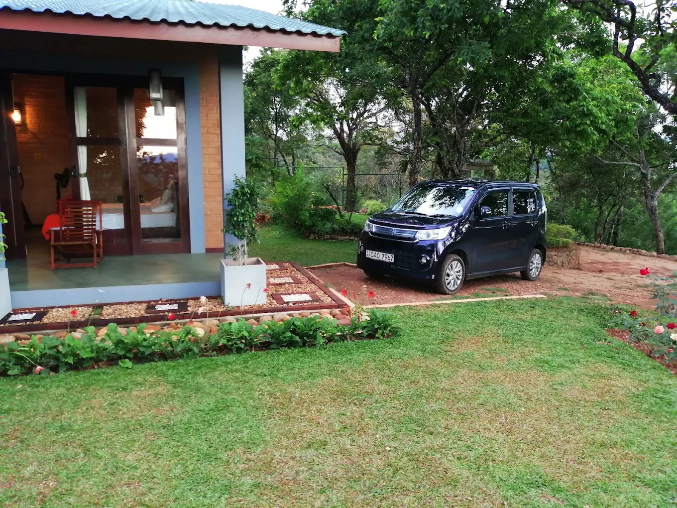 villa-parking-area-exterior