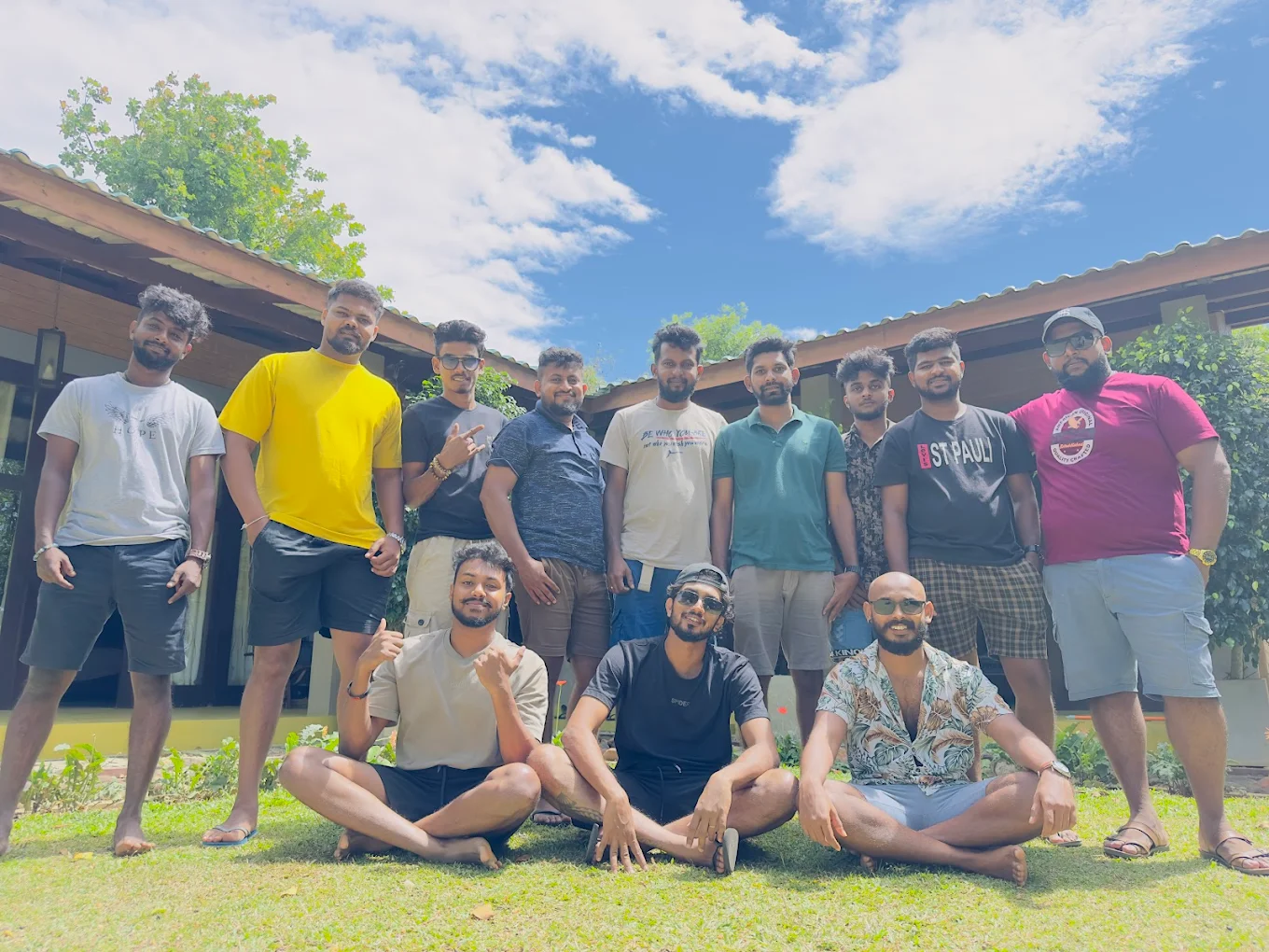friends-group-villa-vacation
