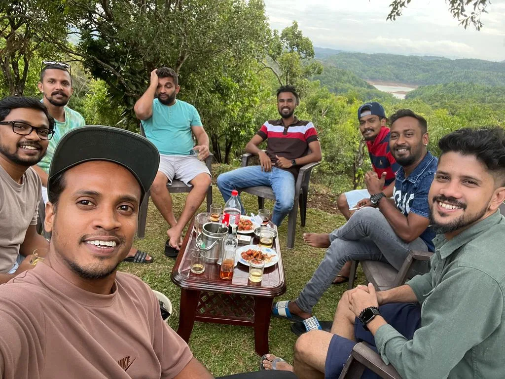 friends-outdoor-gathering-drinks