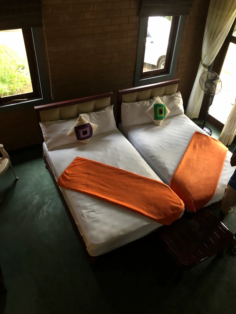 brick-villa-twin-beds-interior