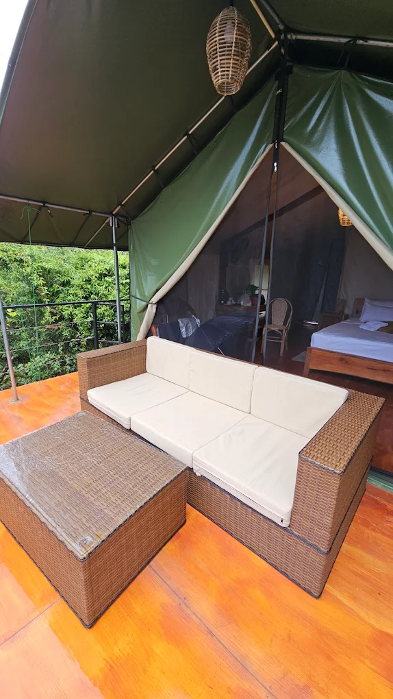 glamping-tent-balcony-sofa