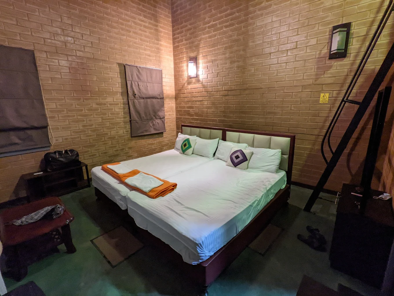 brick-villa-double-bedroom