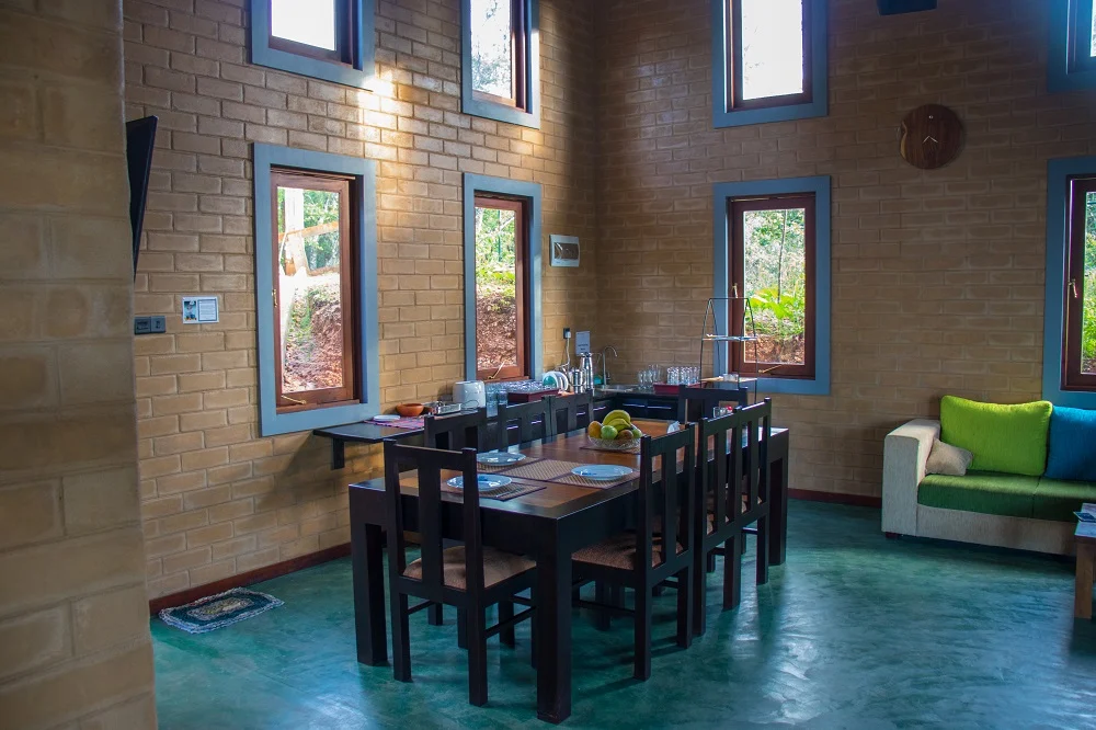 brick-villa-dining-area